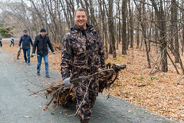 Навели порядок в парке «Березка»